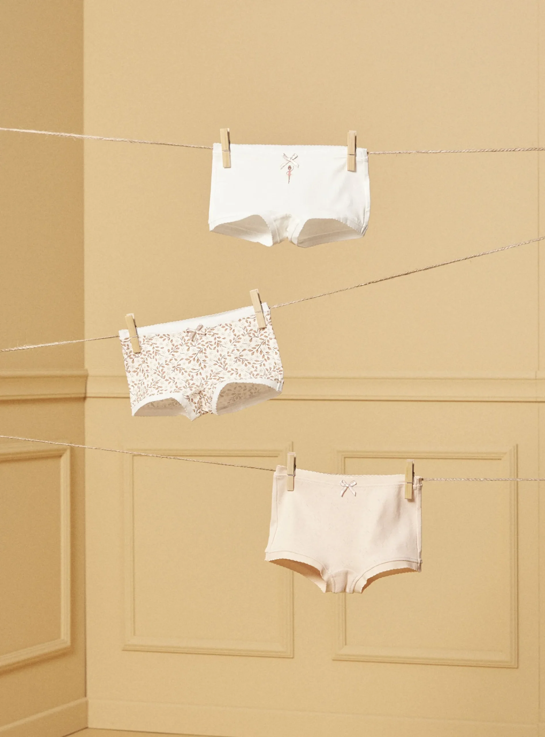 Underwear, Socks, Tights-Sergent Major Off white SHORTY