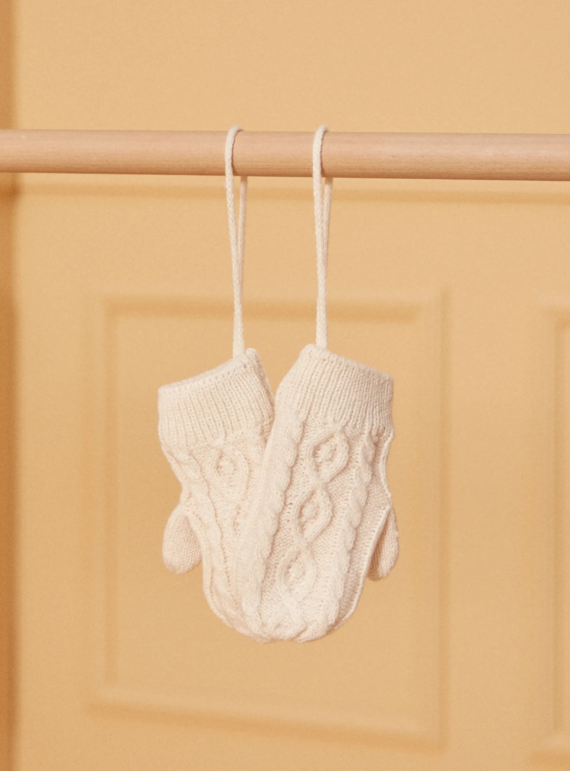 Beany, Scarf, Gloves-Sergent Major Vanilla GLOVES & MITTENS